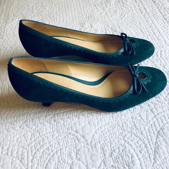 Vintage Green Suede Pumps - Picture 2 of 3